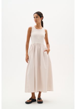 InWear, DAGNAMAIW MELANGE  - Kampsunkleit - ecru