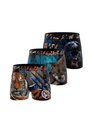 Trois paires de boxers avec des visages d'animaux : tigre, loup et panthère noire, chacun avec des imprimés animaliers et des motifs de texte sur des fonds sombres.