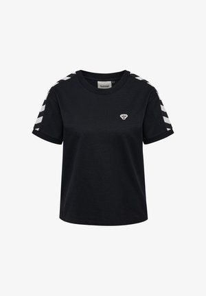 Zwart katoenen T-shirt met een ronde hals, korte mouwen en contrasterende witte zigzagstrepen op de schouders. Klein logo op de borst.