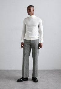 Tiger of Sweden TYLER. - Nohavice - black/white