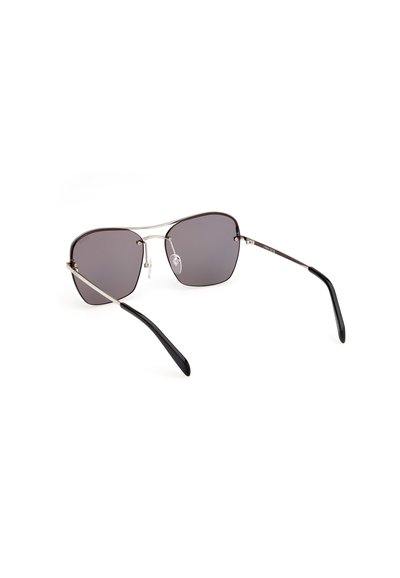 Occhiali da sole con montatura in metallo argento, lenti grigio scuro e punte delle astine in acetato nero. Forma quadrata con naselli trasparenti per il comfort.