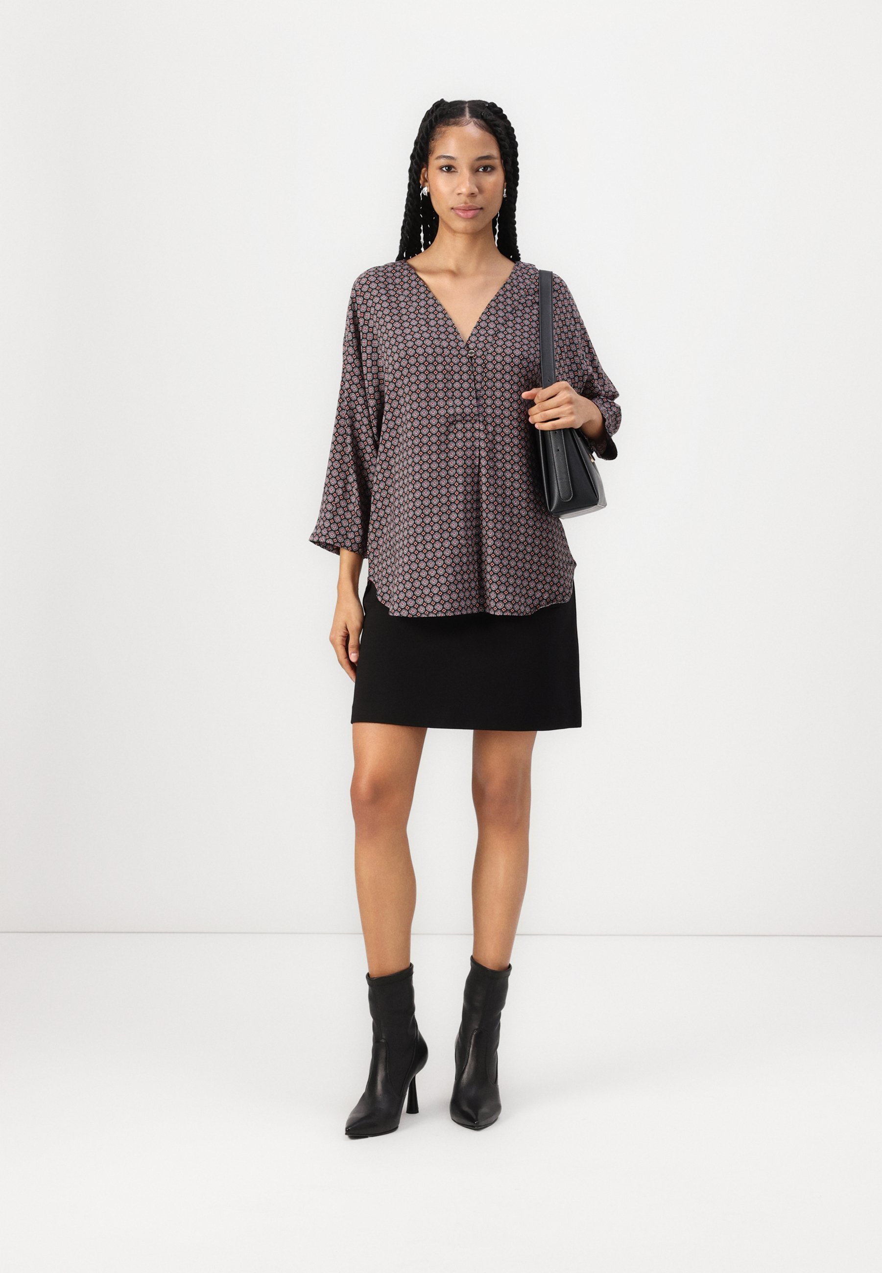 ESPRIT Damen Tunika-Shirt - Blumenprint, Lässiger Kalifornien-Style