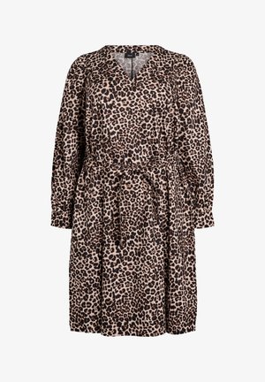 Langärmliges, knielanges Kleid im Leopardenmuster mit V-Ausschnitt und passendem Stoffgürtel, der in der Taille gebunden ist.