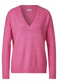 Pull en maille rose à manches longues avec col en V, poignets et ourlet côtelés, avec la marque Street One à l'intérieur du col.