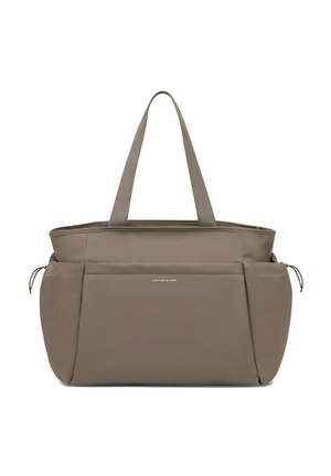 Taupekleurige draagtas met dubbele handvatten, een groot voorvak, twee zijvakken met trekkoordsluitingen en het "Kapten & Son"-logo aan de voorkant.