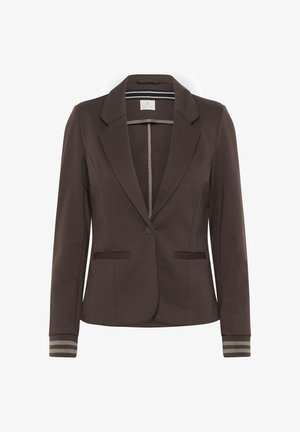 Blazer marrone con un design strutturato, chiusura a un bottone, due tasche frontali e dettagli a strisce sui polsini. Tessuto liscio e vestibilità su misura.