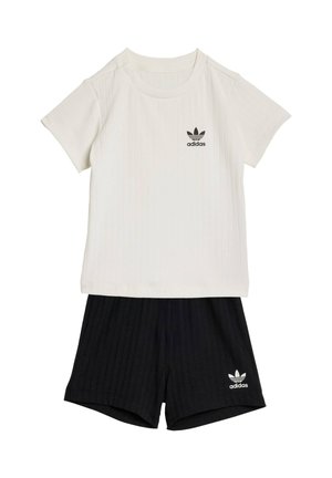 REGULAR WIDE SET - Shorts - black