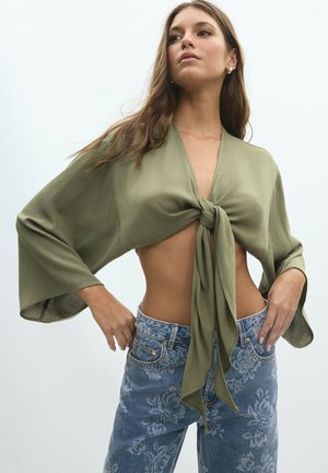 Stradivarius, FLOWING OPEN BLOUSE - Blouse - khaki