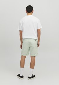Jack & Jones JPSTBOWIE SOLID MID - Short - glacier