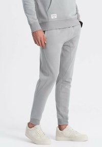 Ombre SET OF KANGAROO  - Chándal - grey