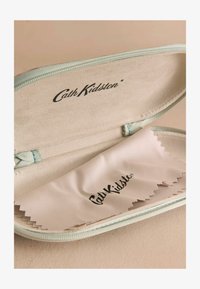 Nepasirinkta, green check floral