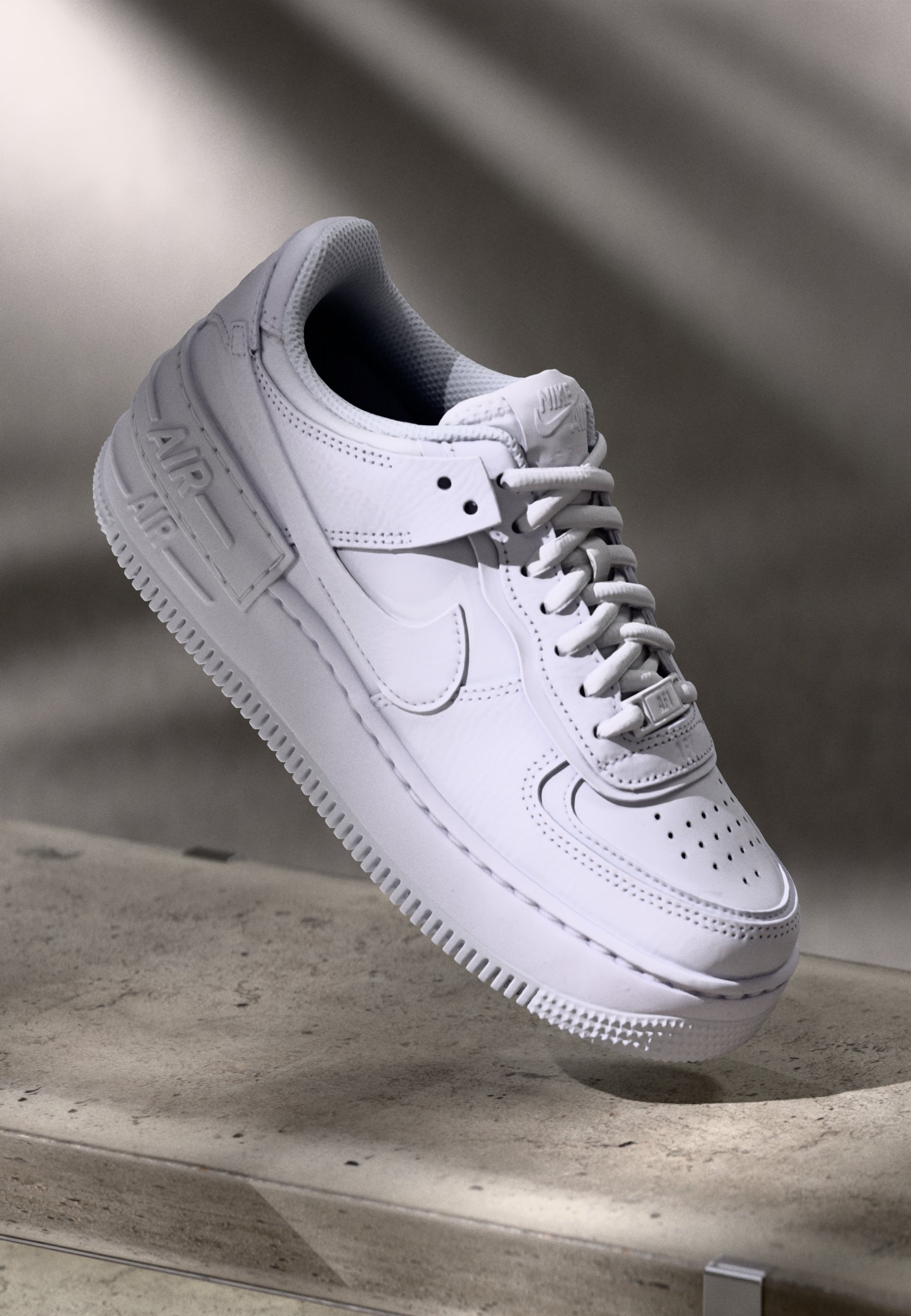 nike air force dikke zool wit