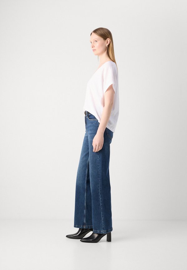 V NECK SHORT SLEEVE - Basic T-shirt2