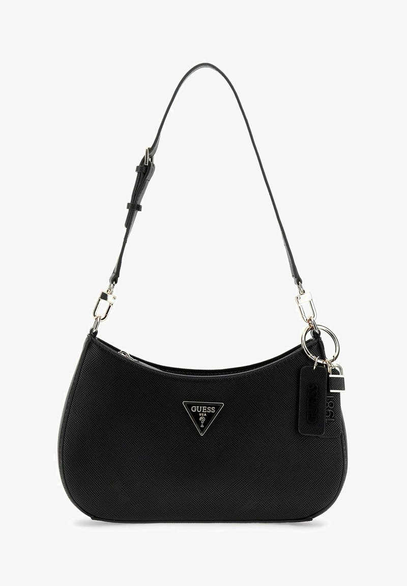 Sac à épaule structuré noir avec une finition texturée, une quincaillerie argentée et un logo triangulaire. Comprend des bretelles amovibles et des accents de porte-clés.