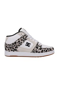Mid-Top-Sneaker aus weißem Leder mit schwarzen Akzenten und einem Leopardenmuster an den Seiten. Mit Gummisohle und Schnürdesign.