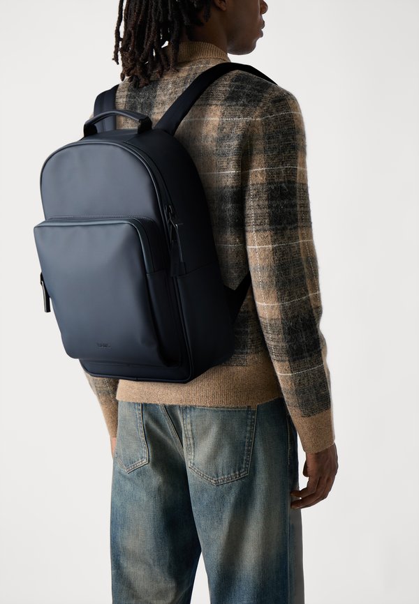 BOOK DAYPACK UNISEX - Rucksack3