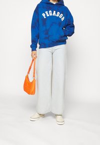 Pegador Jersey con capucha - blue