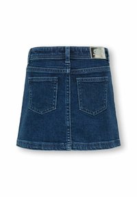 Denim mini suknja u tamnoplavoj boji. Ima usku struk, srebrni logo tag i dva stražnja džepa. Čiste rubove i klasičan A-linijski oblik.
