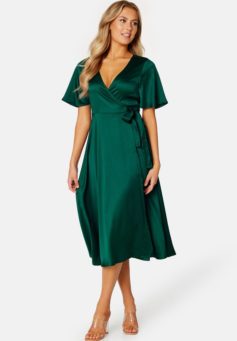 Bubbleroom BUTTERFLY SLEEVE WRAP SATIN MIDI DRESS - Cocktailklänning - dark green