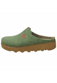 Zielony filcowy kapcie z zaokrąglonym noskiem, wyściełaną wkładką oraz teksturowaną gumową podeszwą. Zawiera okrągłe logo po boku.