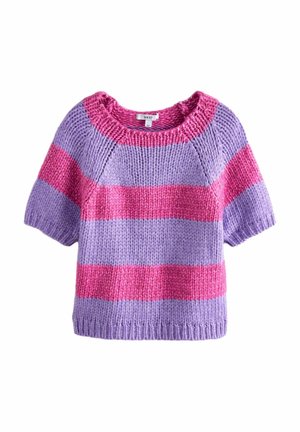 Pull court en tricot épais à manches courtes avec des rayures horizontales violettes et roses et un col rond.