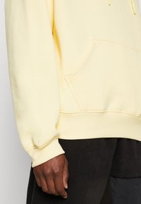 WRSTBHVR - STUDIO HOODIE UNISEX - Hoodie - double cream - 5
