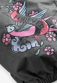 Next PARACHUTE - REGULAR FIT - Cargo hlače - charcoal grey printed