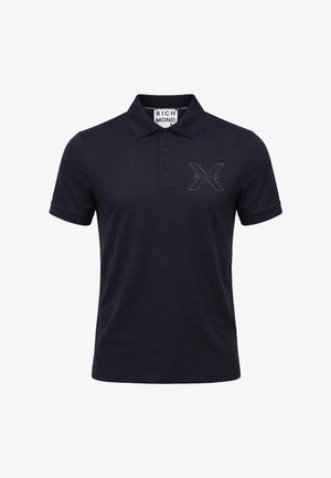Polo a maniche corte blu navy con tre bottoni, colletto e un discreto logo "X Richmond" sul petto sinistro.