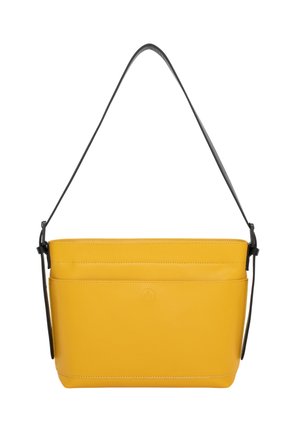 Sac à épaule en cuir jaune avec une texture lisse, un design plat et une bandoulière noire réglable. Présente un logo subtil et des coutures minimales.