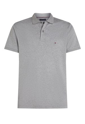 Pilka medvilninė polo marškinėliai su apykakle, trumpomis rankovėmis ir mažesniu siuvinėtu logotipu ant krūtinės. Lygus audinys ir klasikinių linijų fasonas.