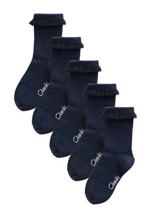 Fünf Paare dunkelblaue, gerippte Socken mit Spitzenrüsche und weißem Clarks-Logo am Fuß.