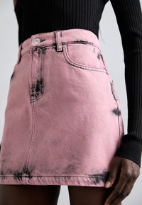 MOSCHINO JEANS Jupe en jean - fantasia rosa
