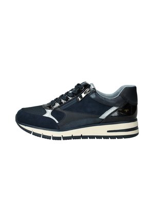 Marine sneakers van gemengde materialen, waaronder suede en lakleer, met een vetersluiting, een zijrits en een dikke, gerecycled voetbed.