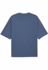 Kortærmet t-shirt med rund hals i ensfarvet mørkeblå bomuld. Glat tekstur med afslappet pasform. Ingen synlige logoer eller mønstre.