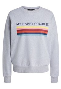 Sudadera gris de manga larga, con cuello redondo. Presenta un diseño de rayas multicolores y un texto que dice "MI COLOR FELIZ ES" en la parte frontal.