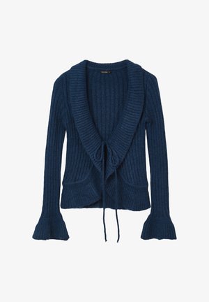 Cardigan a coste di colore blu navy con maniche lunghe, colletto sciallato, due tasche anteriori e chiusura con laccio davanti.