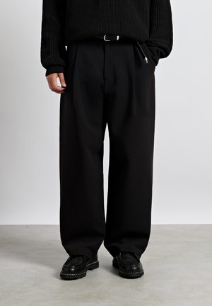 Burocs, PLEATED BARREL PANTS UNISEX - Панталони - black