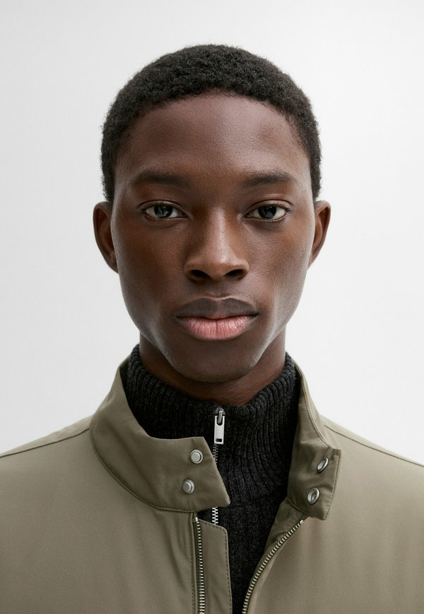 ZIPPED - Light jacket2