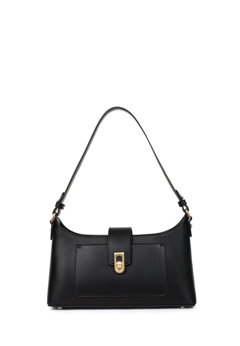 Czarna skórzana torebka o ustrukturyzowanym kształcie, z zapięciem w kolorze złotym i regulowanym paskiem na ramię. Gładka tekstura, minimalistyczny design.