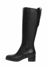 Botte en cuir noire hauteur genou avec un petit talon carré et des détails de laçage à l'arrière.