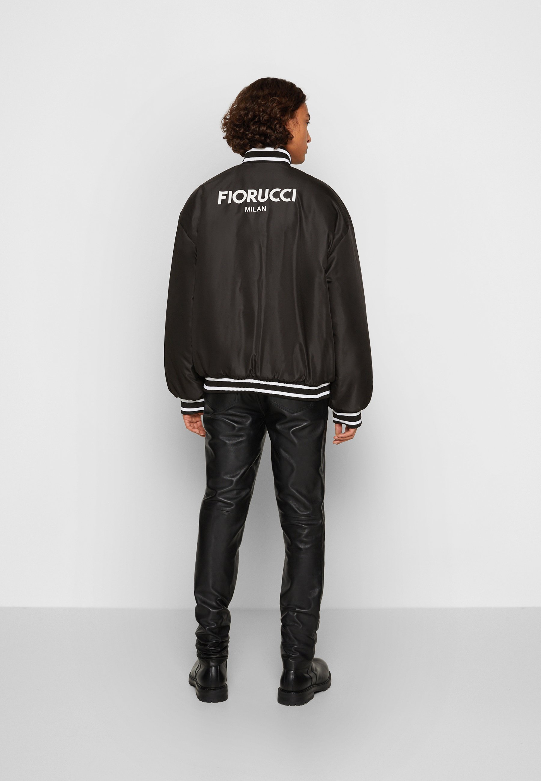 Fiorucci MILAN TEDDY JACKET UNISEX - Chaquetas bomber - black/negro -  Zalando.es