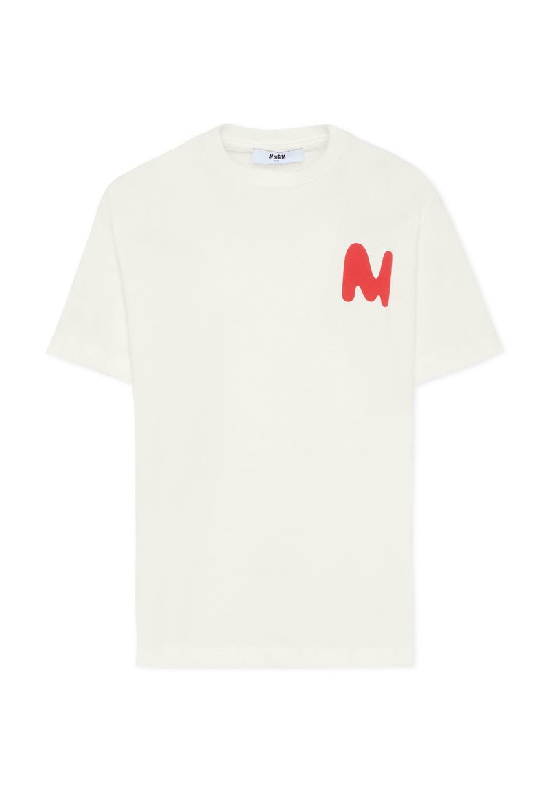 T-shirt bianca a maniche corte realizzata in cotone, con una lettera "M" stilizzata rossa sulla parte sinistra del petto; collo rotondo classico.