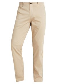 Chino beige realizzati in un morbido misto cotone, con una vestibilità slim, vita standard con chiusura a bottone e tasche laterali.