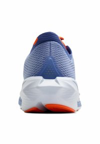 Meeste jooksujalatsid sinise võrgusilma pealiskihiga, oranžide detailide ja valge polsterdus tallaga. Omavad tekstuuriga tagumist osa ja esiletõstetud kand.