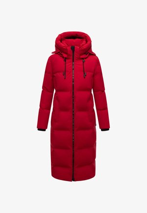Długi czerwony puchowy płaszcz z kapturem, z zamkiem błyskawicznym z przodu, elastycznymi mankietami, przeszywanymi panelami i bocznymi kieszeniami, zapewniającymi dodatkowe ciepło i funkcjonalność.