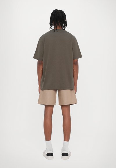 NN.07 TEE - Tricou basic - capers
