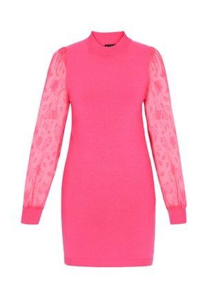 Abito a maglia di un rosa acceso con maniche lunghe trasparenti impreziosite da motivi floreali, collo alto a coste e polsini a coste.