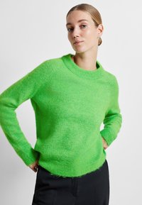 Selected Femme SLFLULU LS O-NECK B NOOS - Trui - classic green