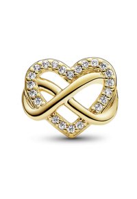 Ciondolo d'oro a forma di cuore con anelli intrecciati, accentuato da pietre trasparenti circolari lungo il bordo. Texture liscia con finitura lucida.