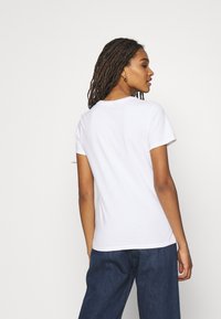 Levi's® THE PERFECT TEE - T-shirt estampada -  white